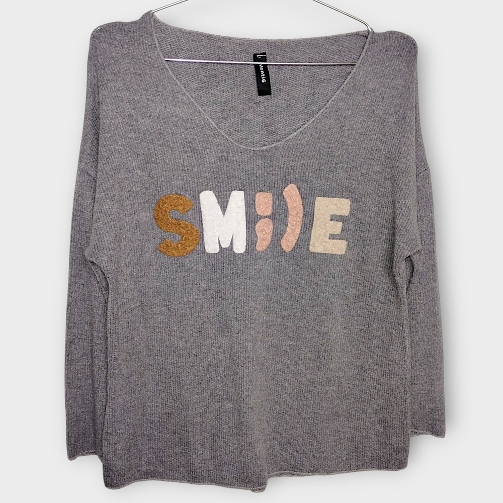 Ventisix Womens Top Sz L Gray Smile Graphic V Neck Long Sleeve Knit‎ Sweater